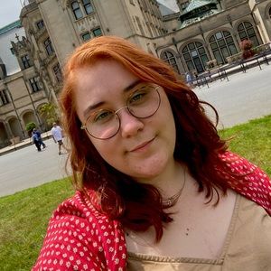 Meet your Posher, Laura